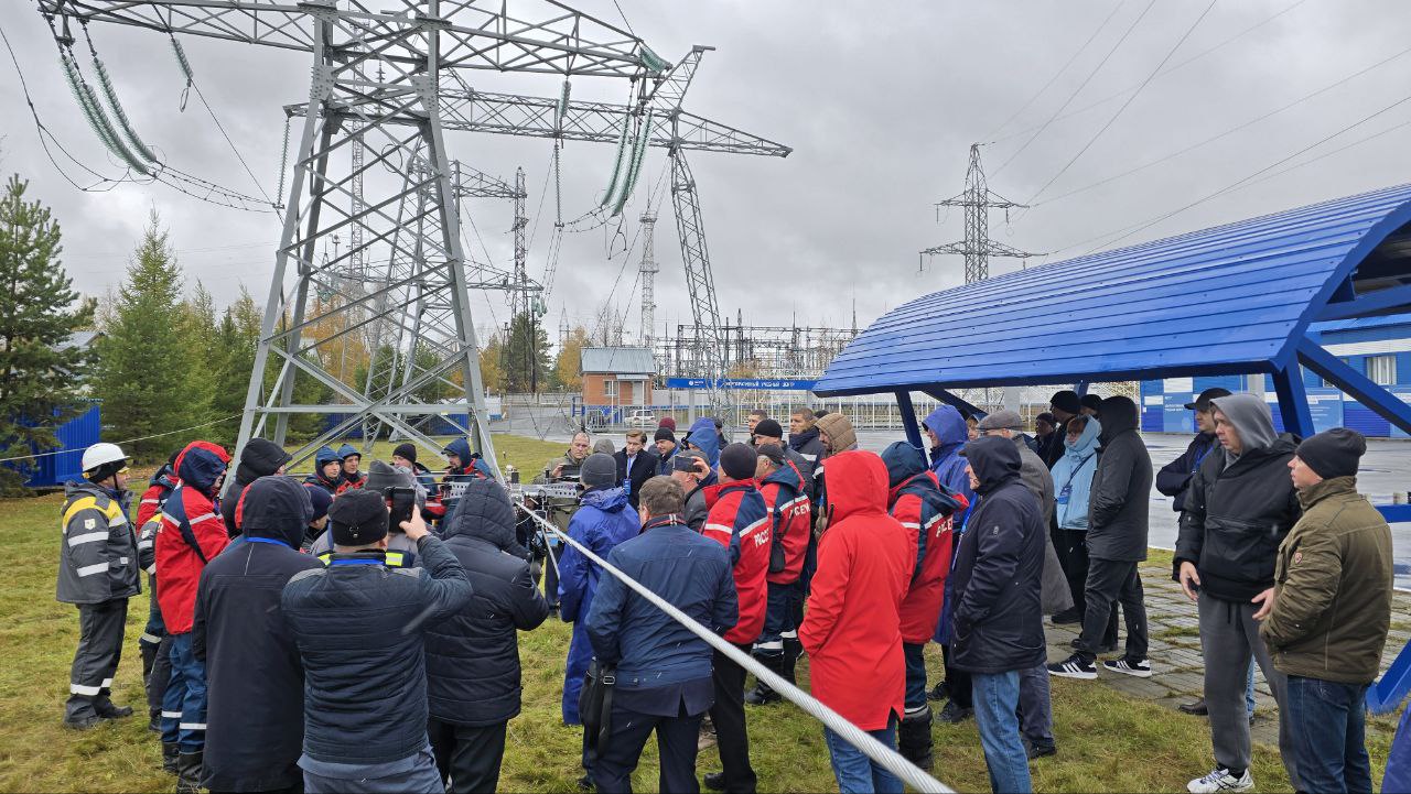 В Нижневартовске продемонстрировали робота для ремонта ЛЭП под напряжением